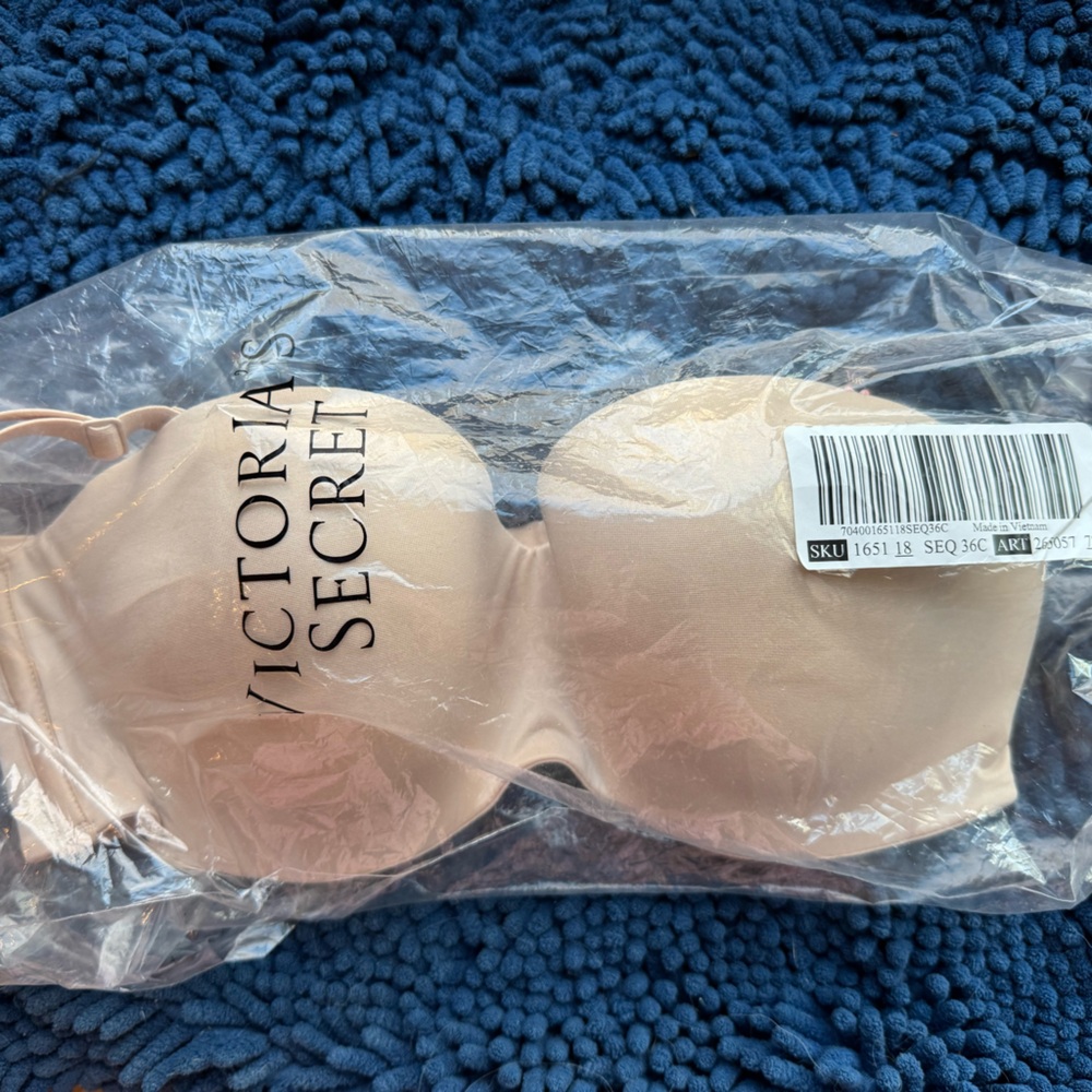 Brand new Victoria Secret convertible strapless bra. Nude color size 36 C
